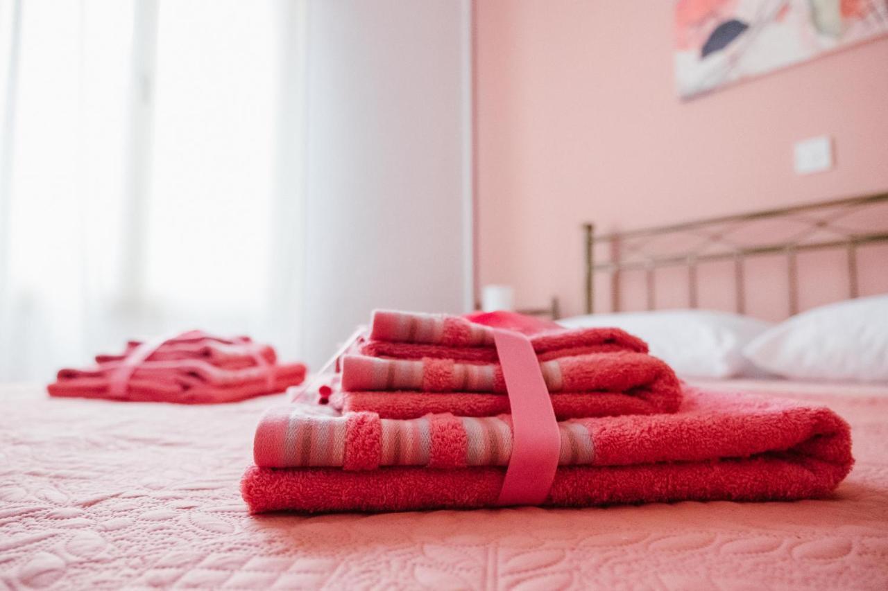Aphrodite Gardens No.9 Luxury Apt パ フォス エクステリア 写真